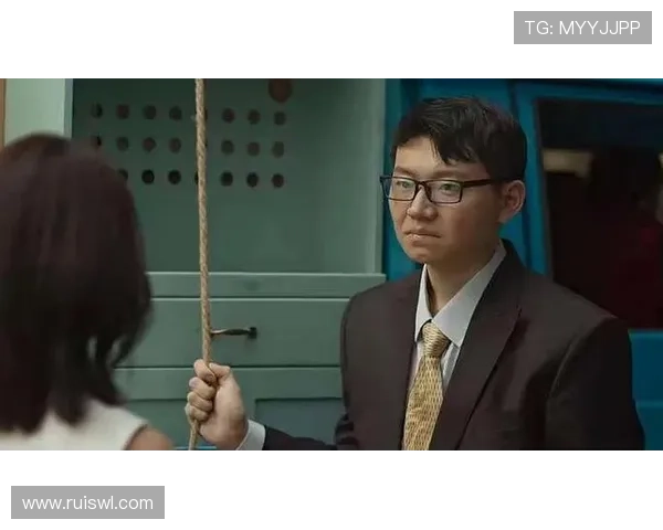 围绕火速救兵2展开的紧张救援行动背后的勇气与牺牲故事